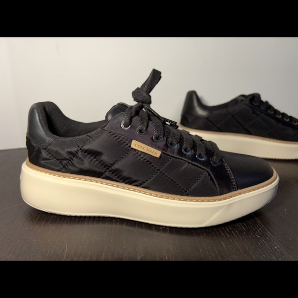 NWOB Cole Haan GrandPro Topspin Puffer Sneakers Shoes Black/Ivory Womans 7B - Picture 1 of 15